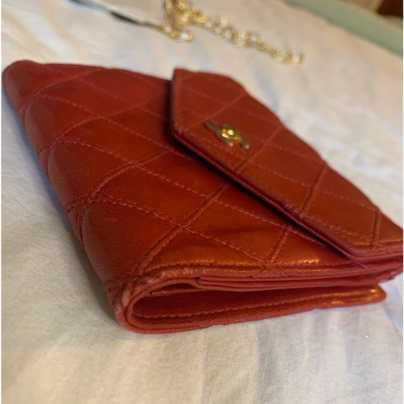 Authentic CHANEL red leather criss cross wallet with unbranded chain and box - Picture 14 of 14